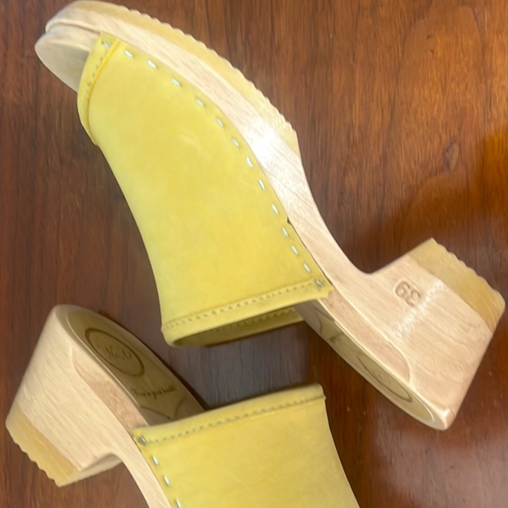 No. 6 Store Daria Mid Heel Clog Sandal in Charteuse Nubuck Like New Size 39